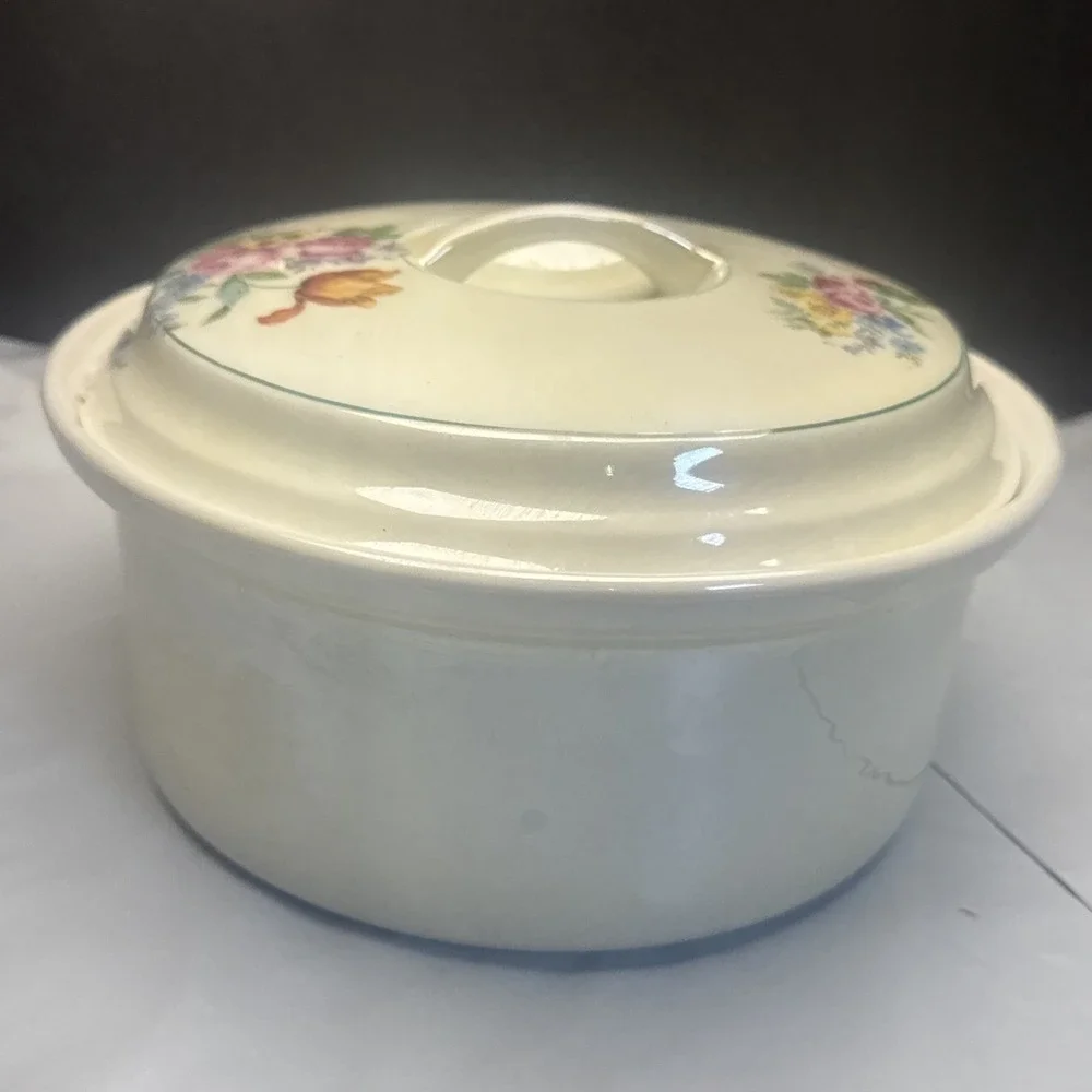 Royal Rochester Royalite Luster Baking‎ Dish With Floral Chip Lid